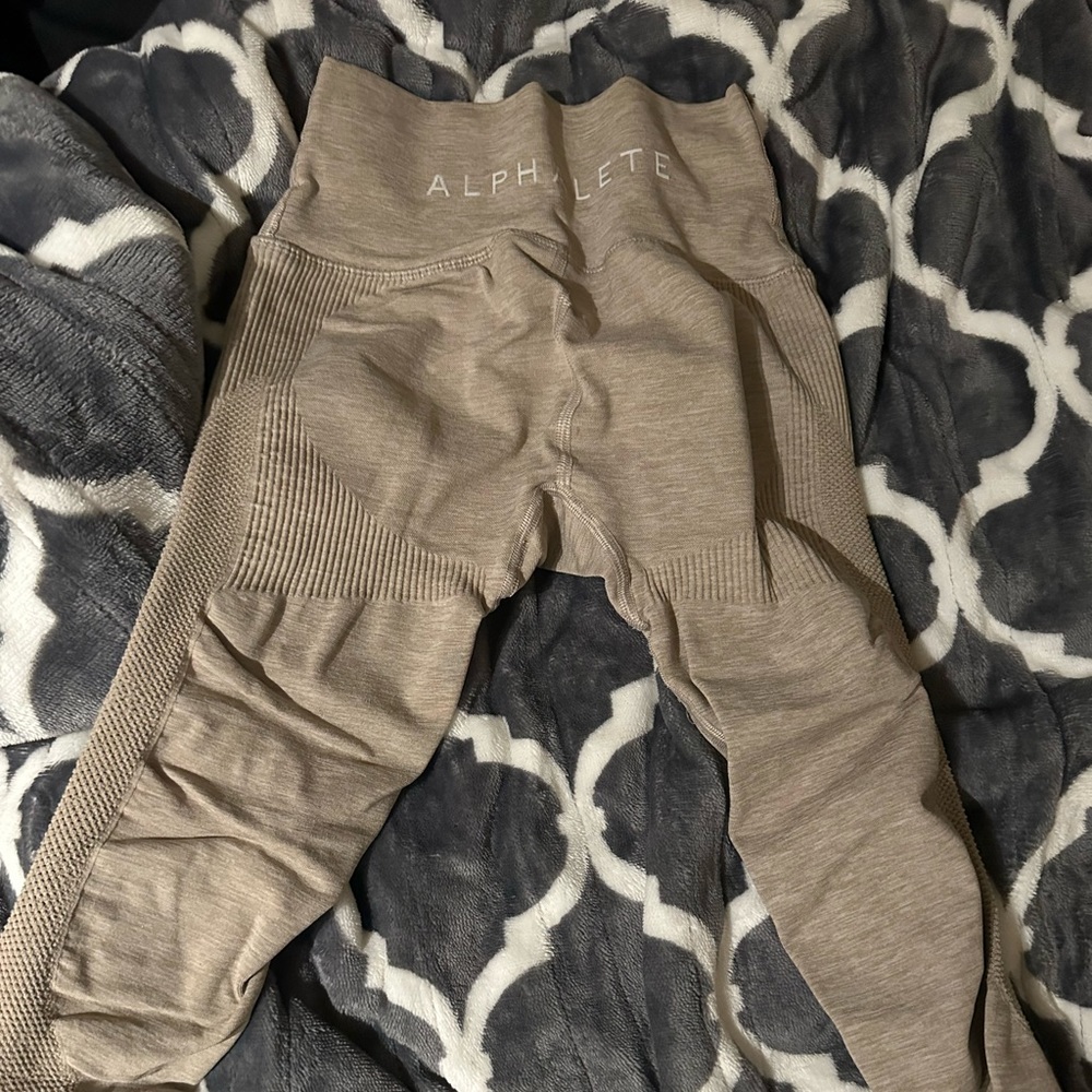Athletic leggings